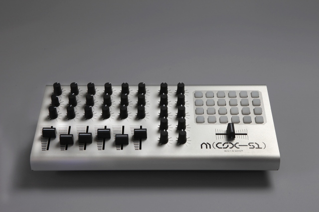 【MIDIコントローラー】Machinewerks CS X51 CS X51 - Machinewerks